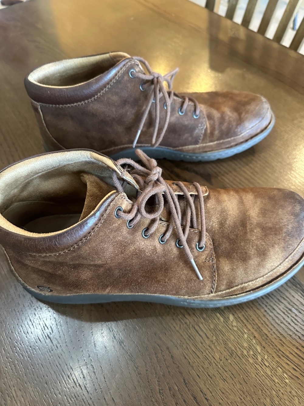 Men's Born Brown Suede Lace-Up Chukka Boots size 10.5